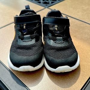 Nike boys sneakers size 10 C